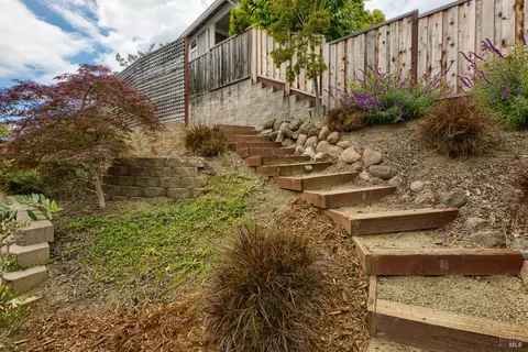 Exterior - 6671 Chalk Hill Ln, Vallejo, CA 94591 photo 10 of 12
