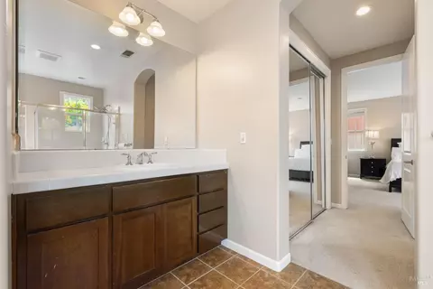 Bath - 6671 Chalk Hill Ln, Vallejo, CA 94591 photo 5 of 7