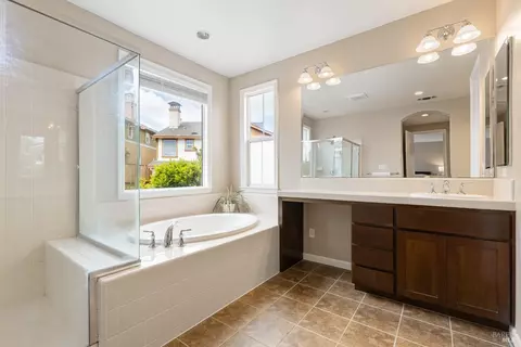 Bath - 6671 Chalk Hill Ln, Vallejo, CA 94591 photo 2 of 7