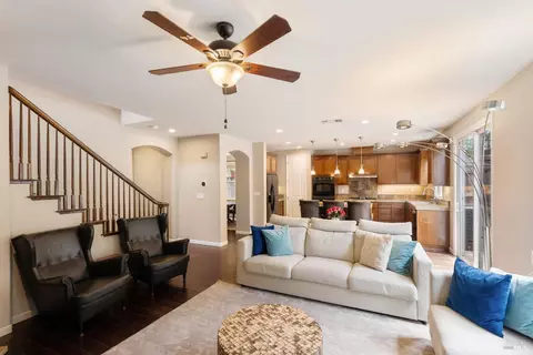 Living - 6671 Chalk Hill Ln, Vallejo, CA 94591 photo 5 of 5