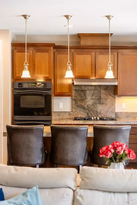 Kitchen - 6671 Chalk Hill Ln, Vallejo, CA 94591 photo 8 of 8