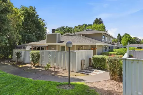 84 Belvedere Ct, Napa, CA 94559