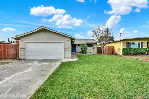 213 Santa Cruz Dr, Fairfield, CA 94533