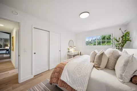 Bedroom - 606 Eucalyptus Way, Mill Valley, CA 94941 photo 4 of 6