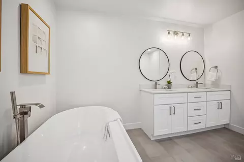 Bath - 606 Eucalyptus Way, Mill Valley, CA 94941 photo 5 of 7