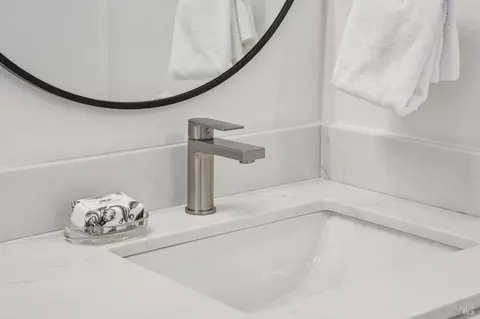 Bath - 606 Eucalyptus Way, Mill Valley, CA 94941 photo 6 of 7