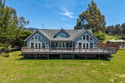 43700 Creamery Ln, Manchester, CA 95459