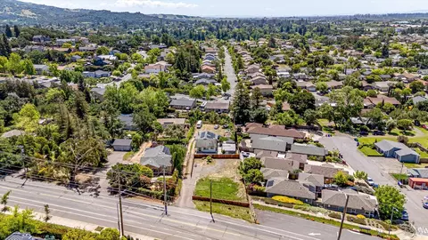 1051 Coombsville Rd, Napa, CA 94558