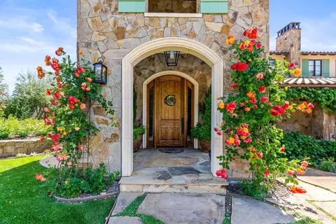 Exterior - 7035 Silverado Trl, Napa, CA 94558 photo 8 of 28