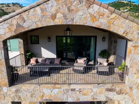 Exterior - 7035 Silverado Trl, Napa, CA 94558 photo 13 of 28