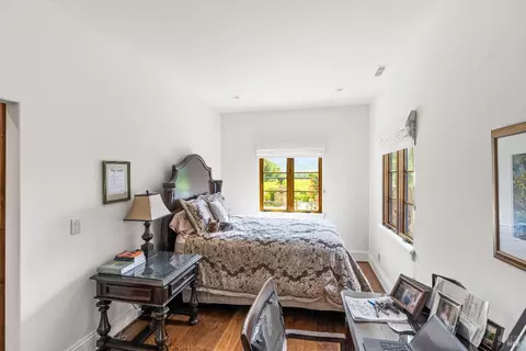 Bedroom - 7035 Silverado Trl, Napa, CA 94558 photo 3 of 6