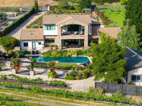 View/Area - 7035 Silverado Trl, Napa, CA 94558 photo 2 of 3