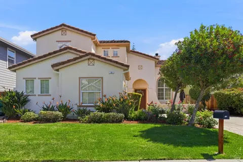 18 Richardson Rd, Novato, CA 94949