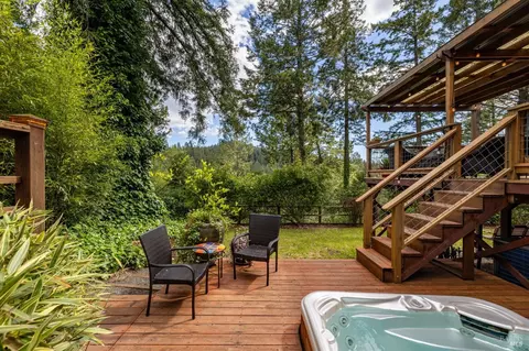16363 Wright Dr, Guerneville, CA 95446
