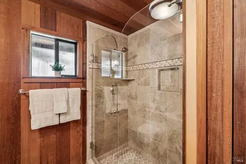 Bath - 22100 Ninive Dr, Jenner, CA 95450 photo 2 of 4