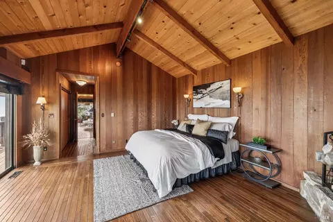 Bedroom - 22100 Ninive Dr, Jenner, CA 95450 photo 2 of 4