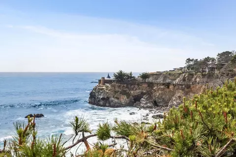 View/Area - 22100 Ninive Dr, Jenner, CA 95450 photo 6 of 8
