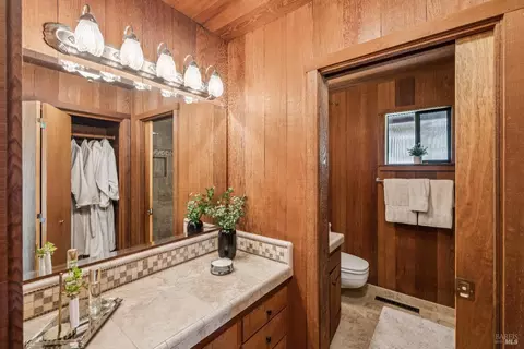 Bath - 22100 Ninive Dr, Jenner, CA 95450 photo 1 of 4