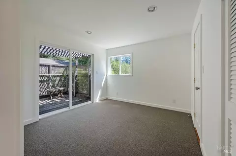 Bedroom - 15555 Bittner Rd, Occidental, CA 95465 photo 5 of 7