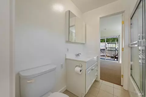 Bath - 15555 Bittner Rd, Occidental, CA 95465 photo 3 of 4