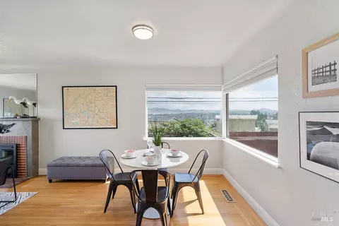Dining - 199 Harrier Ave, Vallejo, CA 94590 photo 2 of 4