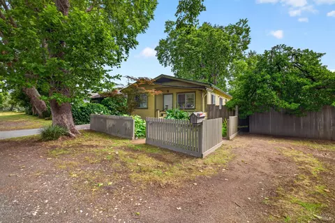440 Goodman Ave, Santa Rosa, CA 95407