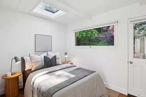 Bedroom - 473 Montecito Ave, Corte Madera, CA 94925 photo 3 of 4