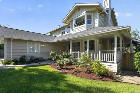 16 Figtree Ln, Novato, CA 94947