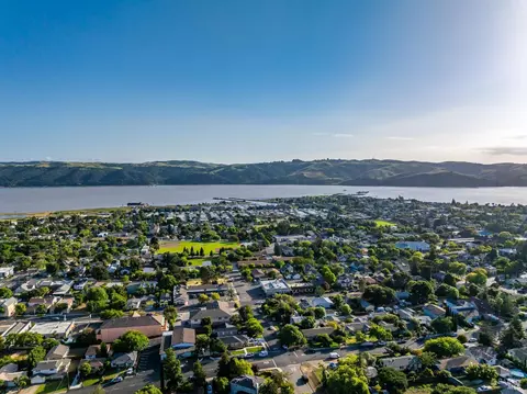 View/Area - 470 E O St, Benicia, CA 94510 photo 5 of 5