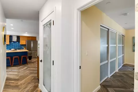 Entry Way - 470 E O St, Benicia, CA 94510 photo 4 of 10