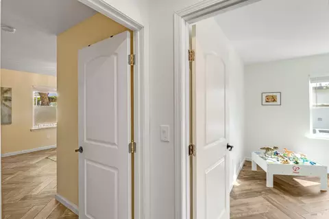 Entry Way - 470 E O St, Benicia, CA 94510 photo 3 of 10