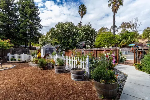 Exterior - 470 E O St, Benicia, CA 94510 photo 5 of 39
