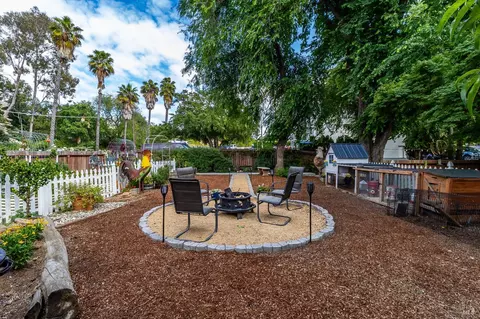 Exterior - 470 E O St, Benicia, CA 94510 photo 9 of 39