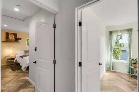 Entry Way - 470 E O St, Benicia, CA 94510 photo 10 of 10