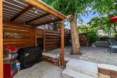 Exterior - 470 E O St, Benicia, CA 94510 photo 21 of 39