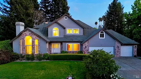 4359 Heritage Ln, Rohnert Park, CA 94928