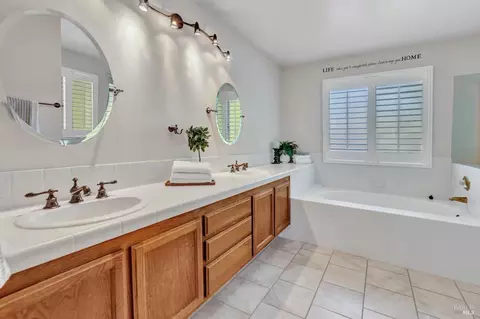 Bath - 1102 Hickory Ave, Fairfield, CA 94533 photo 8 of 12