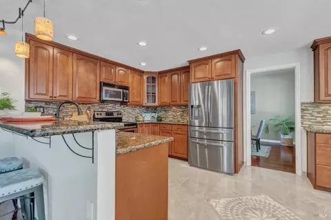 Kitchen - 1102 Hickory Ave, Fairfield, CA 94533 photo 3 of 9