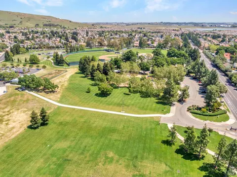 View/Area - 1102 Hickory Ave, Fairfield, CA 94533 photo 11 of 14