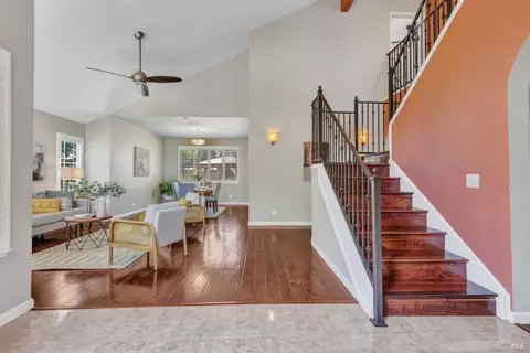 Entry Way - 1102 Hickory Ave, Fairfield, CA 94533 photo 1 of 2