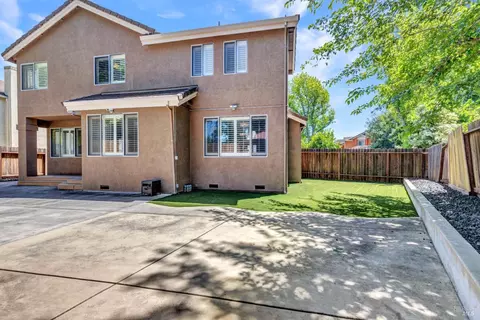 Exterior - 1102 Hickory Ave, Fairfield, CA 94533 photo 8 of 16