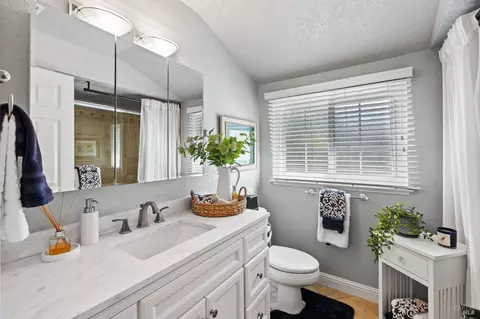 Bath - 117 Lancaster Way, Vallejo, CA 94591 photo 4 of 4