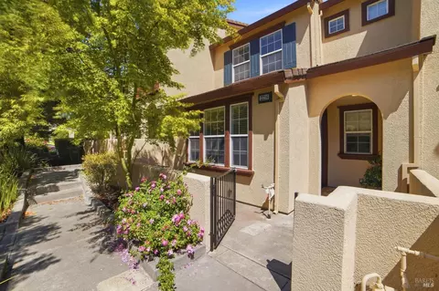 2216 Bell Flower Ln, Santa Rosa, CA 95404