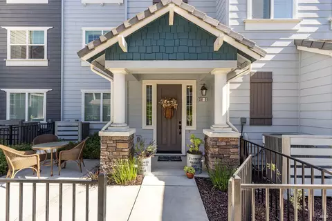 339 Pear Tree Ter #E, Napa, CA 94558
