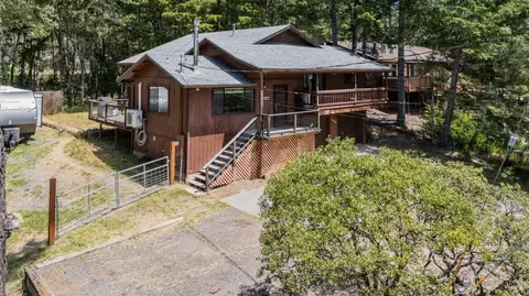1618 Daphne Dr, Willits, CA 95490