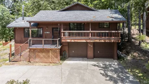 1618 Daphne Dr, Willits, CA 95490