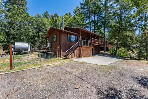Exterior - 1618 Daphne Dr, Willits, CA 95490 photo 4 of 14