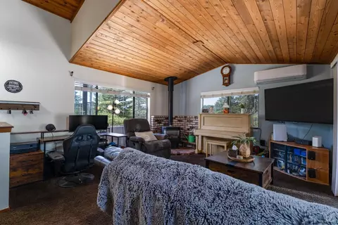 Living - 1618 Daphne Dr, Willits, CA 95490 photo 2 of 2