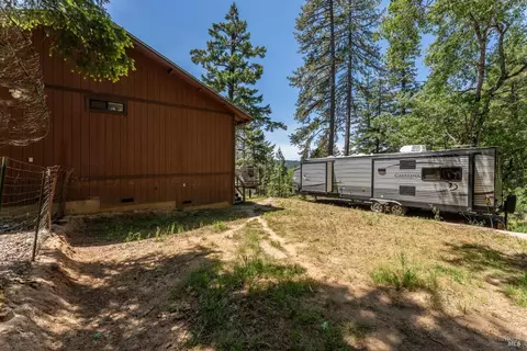 Exterior - 1618 Daphne Dr, Willits, CA 95490 photo 5 of 14