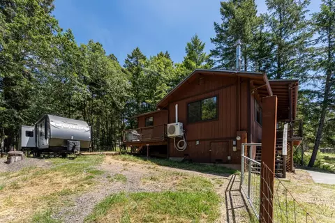 Exterior - 1618 Daphne Dr, Willits, CA 95490 photo 6 of 14